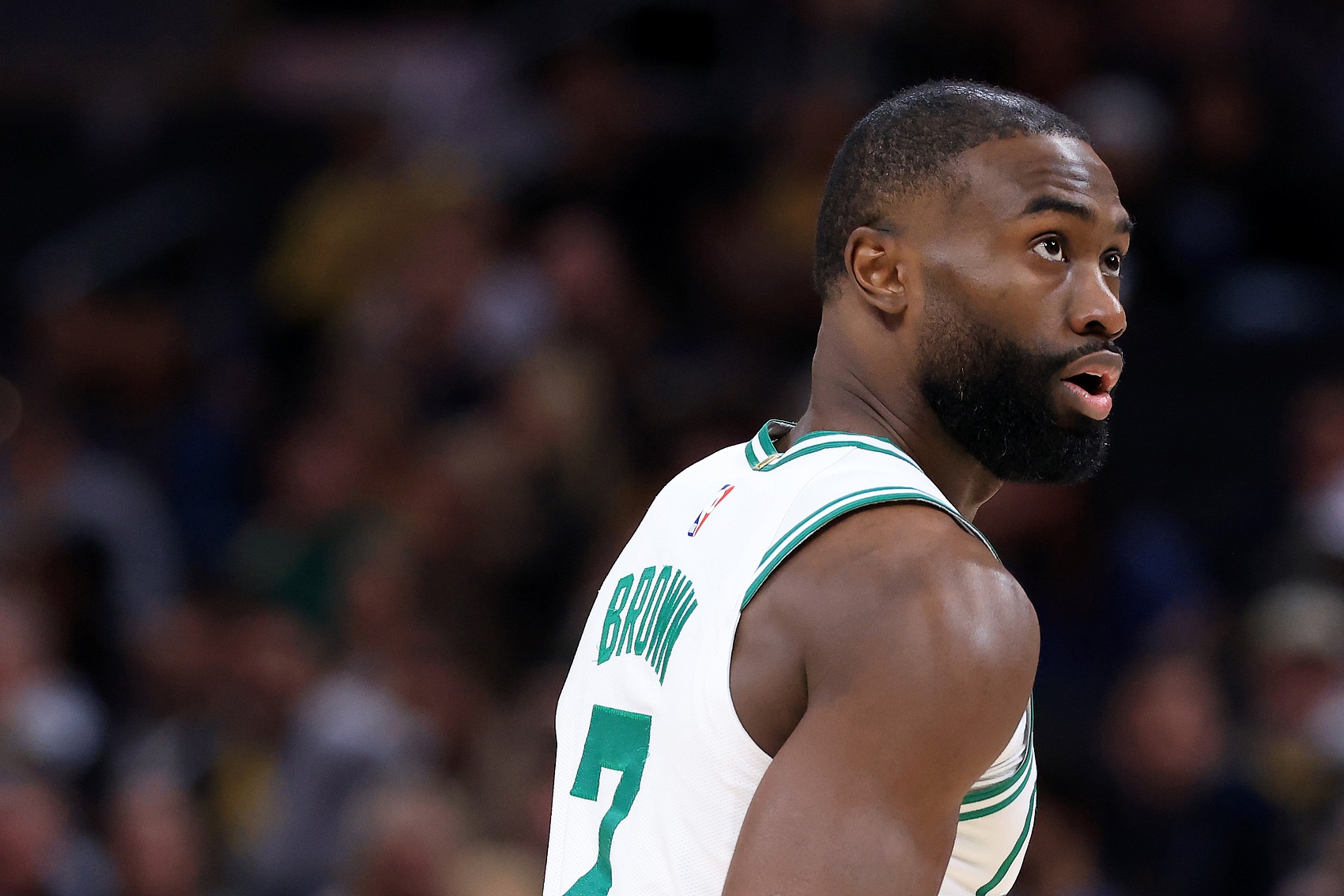 2026世界杯直播app下载官网-依旧稳定！杰伦·布朗29中15砍下33分11板3助 仅2次罚球